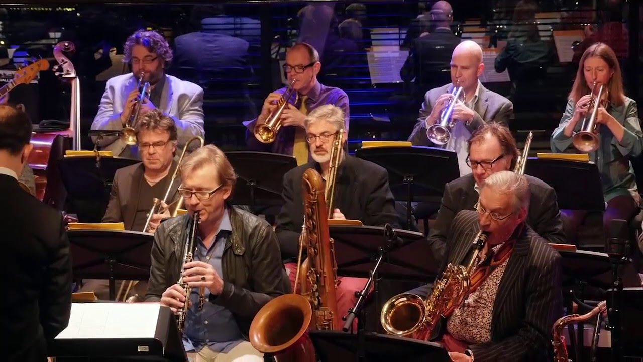 Mildred's Umbrella & Eating #1, from Studies in Description, by Luc Houtkamp