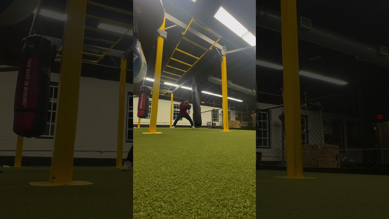 Aquiles Chavez destroying the heavybag 🔥 🥊 