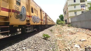 VATVA ALCO IN ACTION || 01088 PUNE-VERAVAL EXPRESS LEADING BY VATVA WDM3D 11421 LOCOMOTIVE.