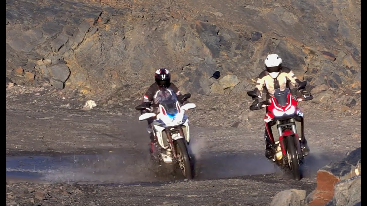 Con las Honda Africa Twin 2020 en su mejor ambiente, las excursiones off road | Motociclismo.es
