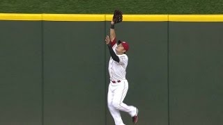 MIL@CIN: Choo makes a great leaping grab at the wall