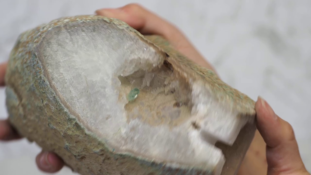 1.5Kg Natural Agate Crystal Lamp J934 10 YouTube player