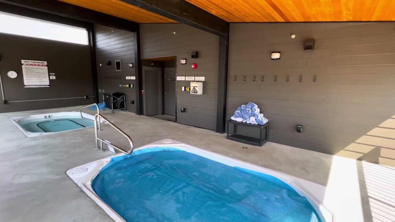 Revelstoke Basecamp suite top top hot tub