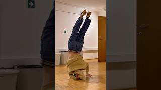 Download Lagu #headspin #spin #breakdance #bboying #dance #bboys #battle #chyper #jam #practice #breaking MP3