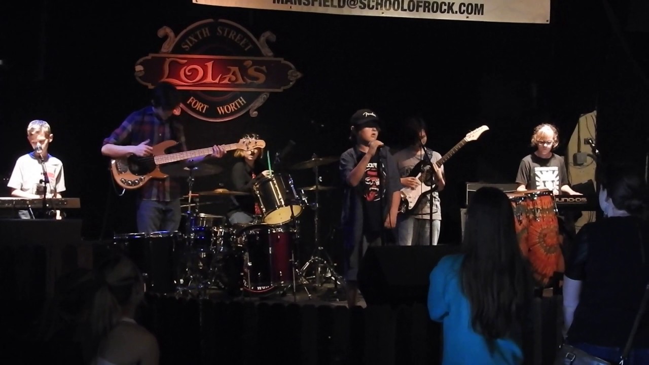 CASON and SORFW sing Word Up at Lola's