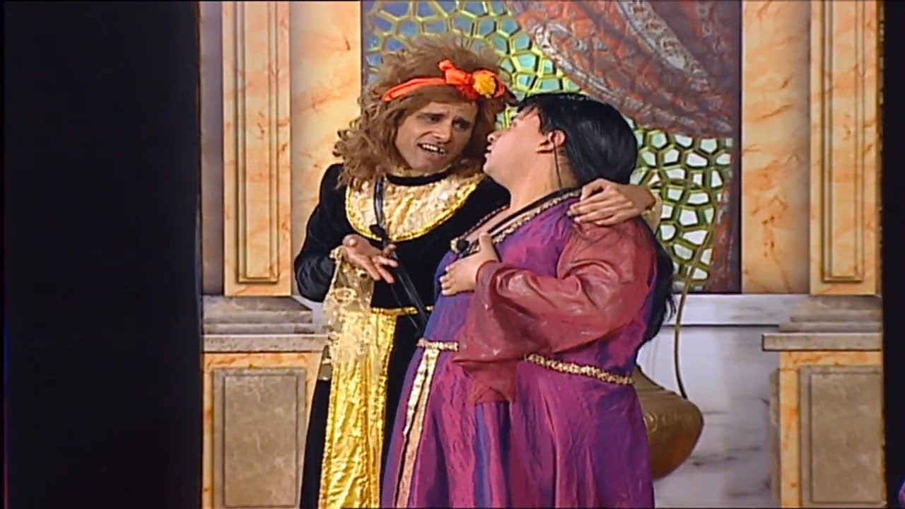 حمدي المرغيني و كريم عفيفي في مشهد كوميدي ... #تياترو_مصر