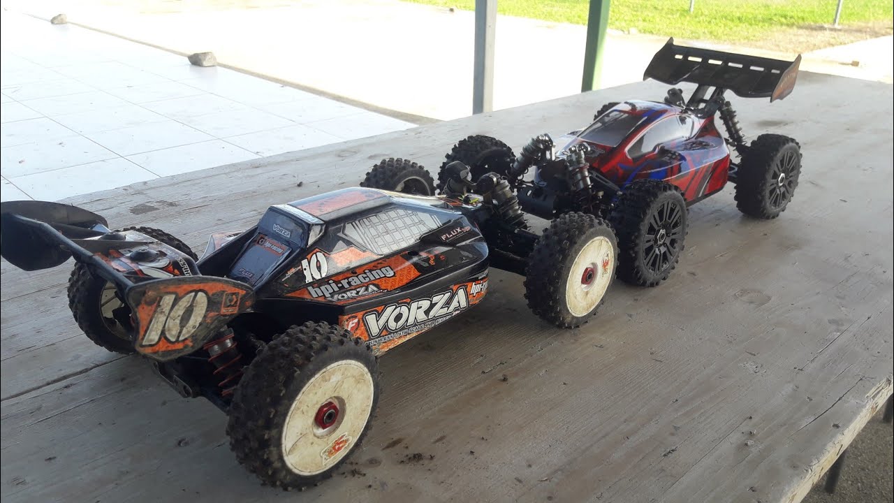 Modellismo auto - 700 € Vs 240 € BUGGY 1/8 Brushless - COMPARAZIONE e differenze