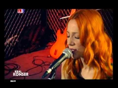 Aylin Aslım - Zor Günler ''Akustik'' (Konuşarock)