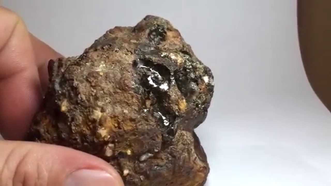 bloody meteorite, impactite, blutiger meteorit, impaktit