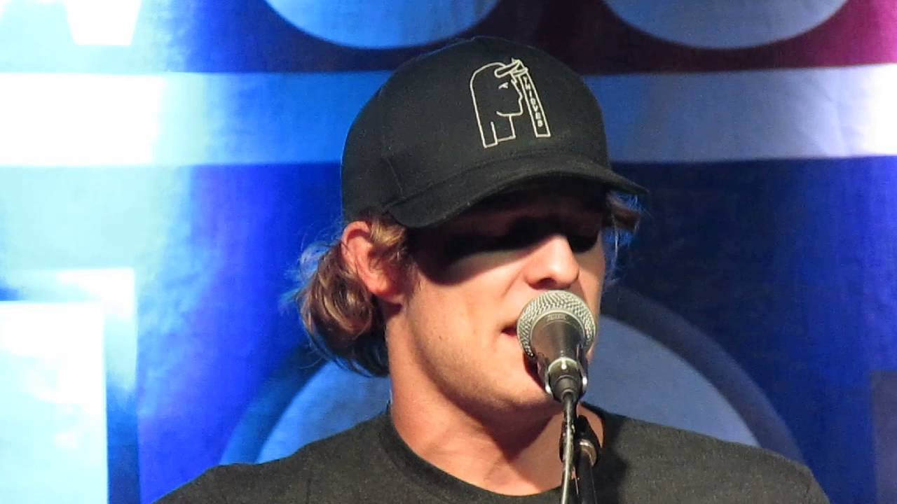 Tucker Beathard - Same Kind of Different as me