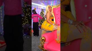 Kai Cenat MEETS Queen Nicki Minaj 😍 Did he get a close KICK 😂👀 Resimi