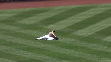 SF@SD: S. Smith sprints and slides to rob a hit