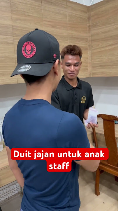 Boss ijan bagi duit raya untuk staff dan anak anak staff . Baiknya boss macam ni