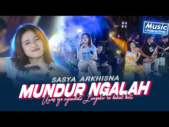 Sasya Arkhisna - Mundur Ngalah (Official Music Live) Uwes ojo ngandoli Lungaku ra bakal bali class=