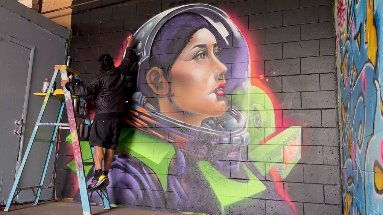 Solo Sessions E: 4. Sueworks paints at the “West Art Walls” In Orlando Florida. Thax 2 Caster bt