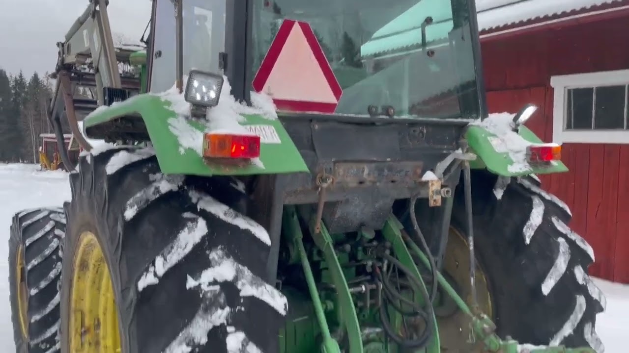 Traktor med lastare John deere 3040 med redskap