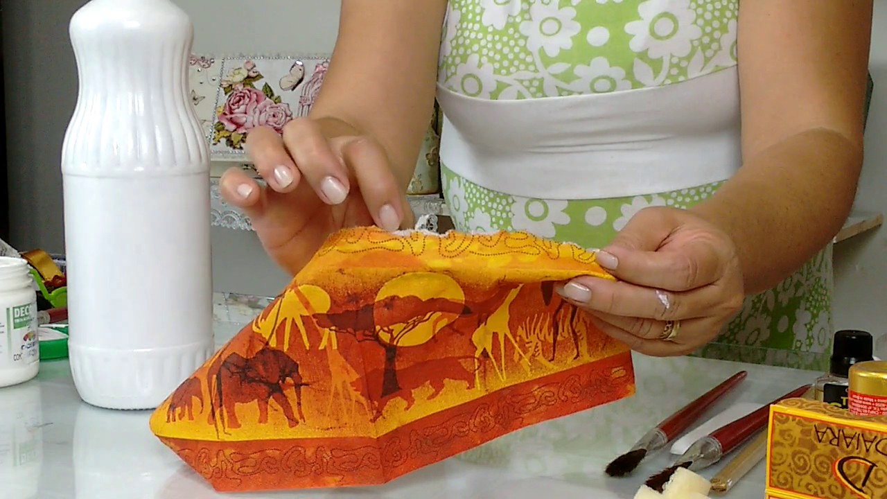 Decoupage em garrafa