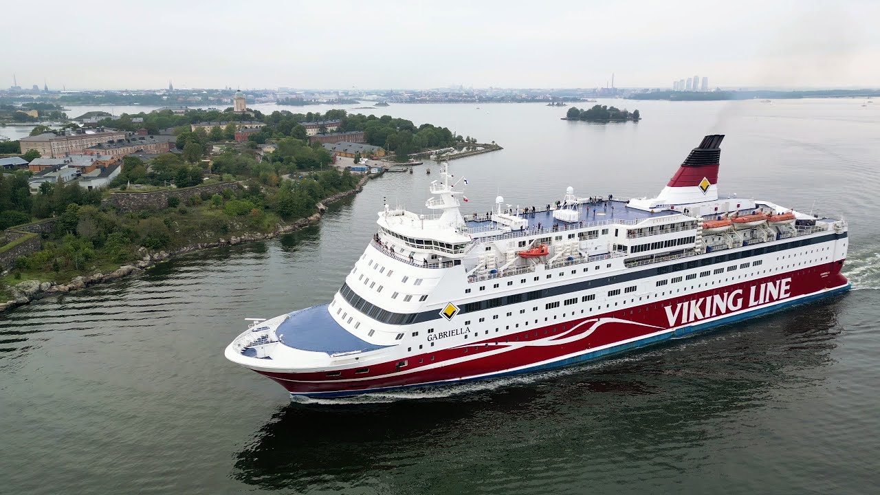 Helsinki Viking Line Gabriella Passing Kustaanmiekka, September 2025