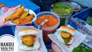 Starts At Rs 5/ Piece | Nanadu Vada Pav &amp; Mirchi Bhajji | वडा पाव और मिर्ची भाजी Indian Street Food