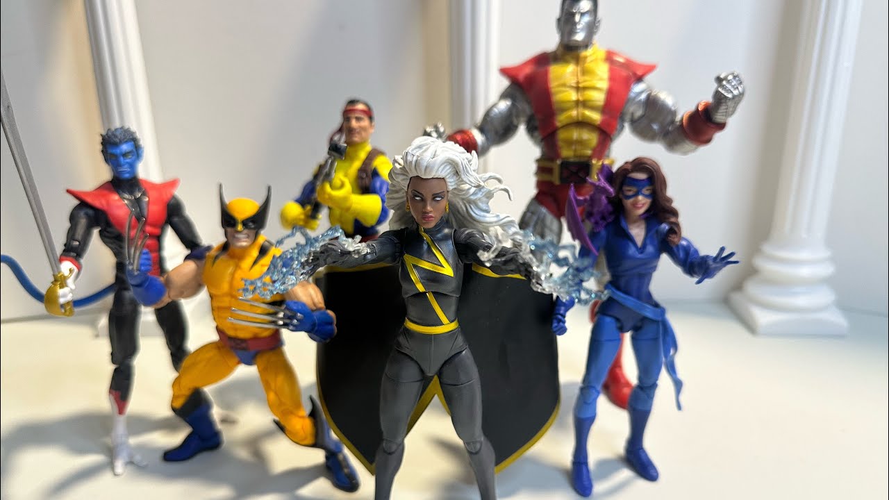 Обзор фигурки Шторм из серии MARVEL LEGENDS в ретро-упаковке