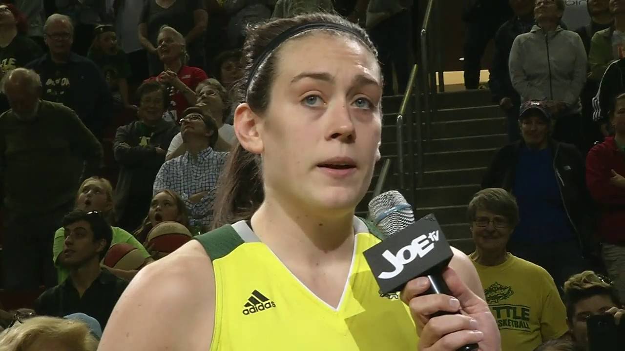 Breanna Stewart Sets Single Season Defensive Rebound Record - YouTube