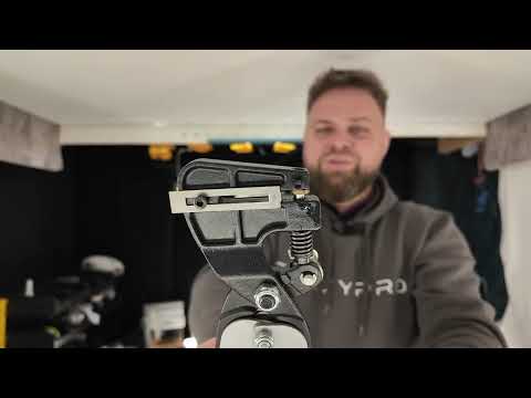 A few tricks for ceiling mounters: holes in the cornice, holes in the profile, laser level bar
