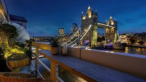 INSIDE A RARE LUXURY £2,400,000 LONDON APARTMENT WITH INCREDIBLE VIEWS OF TOWER BRIDGE