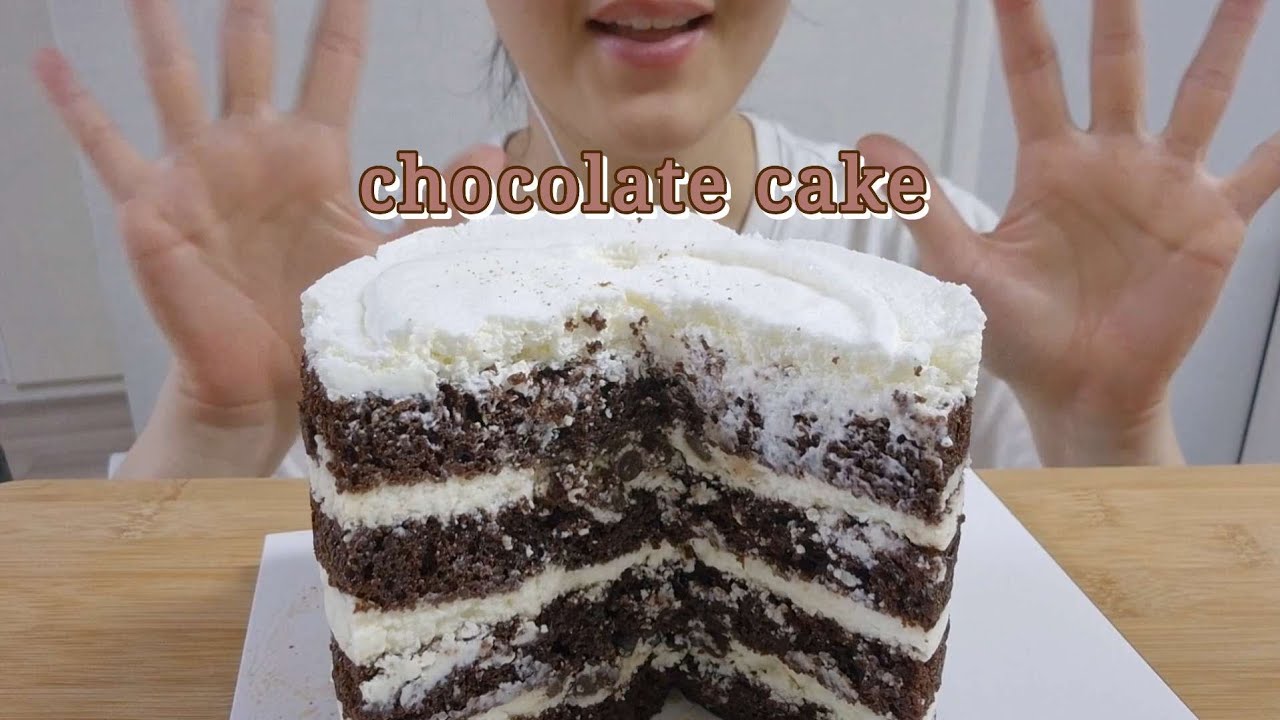 Asmr Mukbang chocolate cake eating sounds 초코생크림케이크 먹방