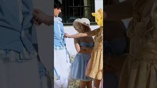 Арія Валенсія, Коко Лавлокaria Valencia, Coco Lovelock