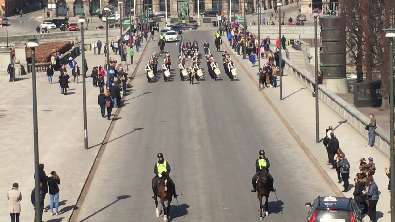Högvakten på Norrbro, Stockholm - Arméns Musikkår 18-04-14