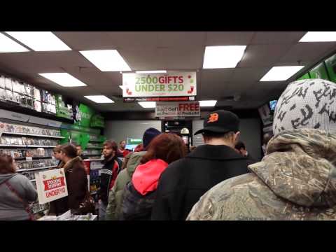 Gamestop Crowds and lines! (Black Friday)