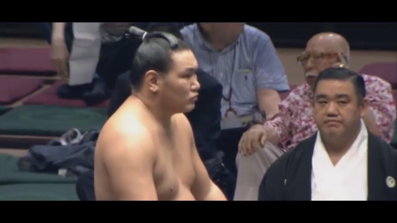 wrestling moves Hoshoryu 豊昇龍 v Akiseyama Sumo Day 2, 9 September 2019