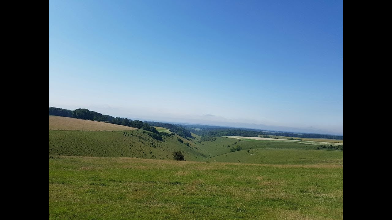 Runners in Valley at Larmer Races