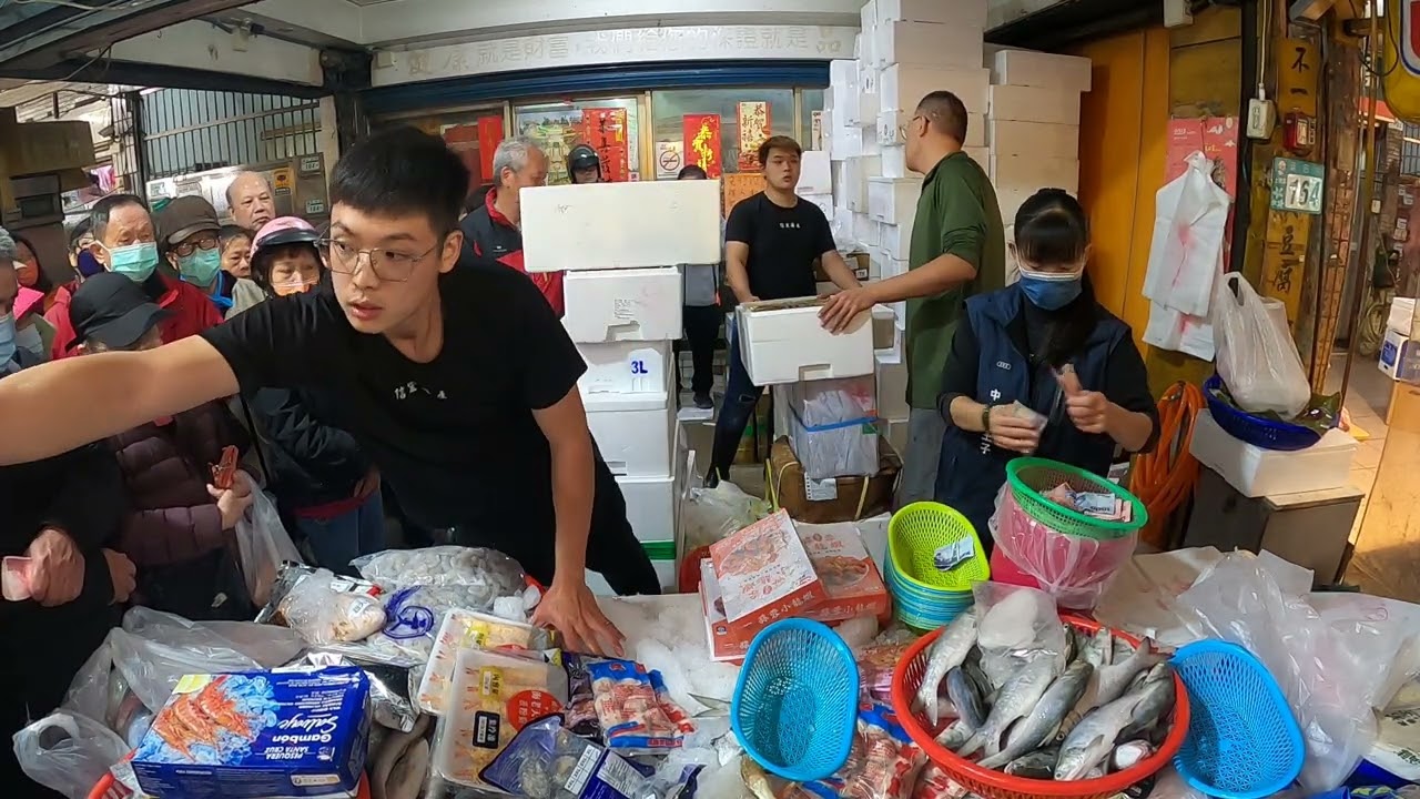 300箱買氣威力大爆發 #中彰海王子 #土城 #海鮮叫賣 #海鮮拍賣