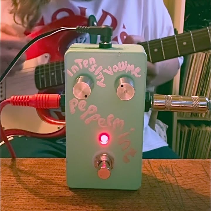 Angelic Effects ‘Peppermint’ octave fuzz demo - YouTube