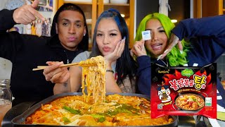 I made them my SPICY CHEESY NOODLES!🔥