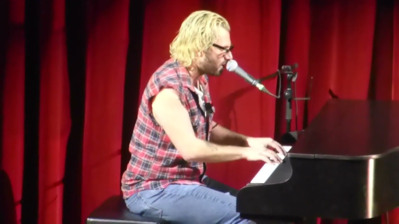 Adam Baldwin - Western Star (Live in Montréal)