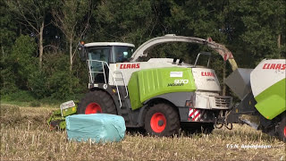 2014.  Hennepstro hakselen en persen in een werkgang met Claas.