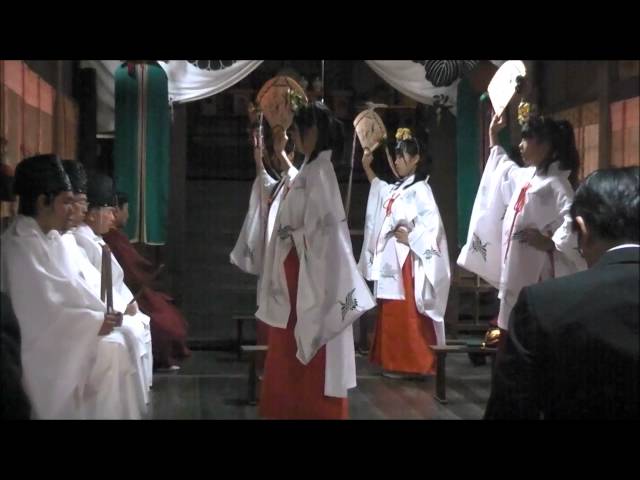 伊多波刀神社流鏑馬 巫女舞 - YouTube