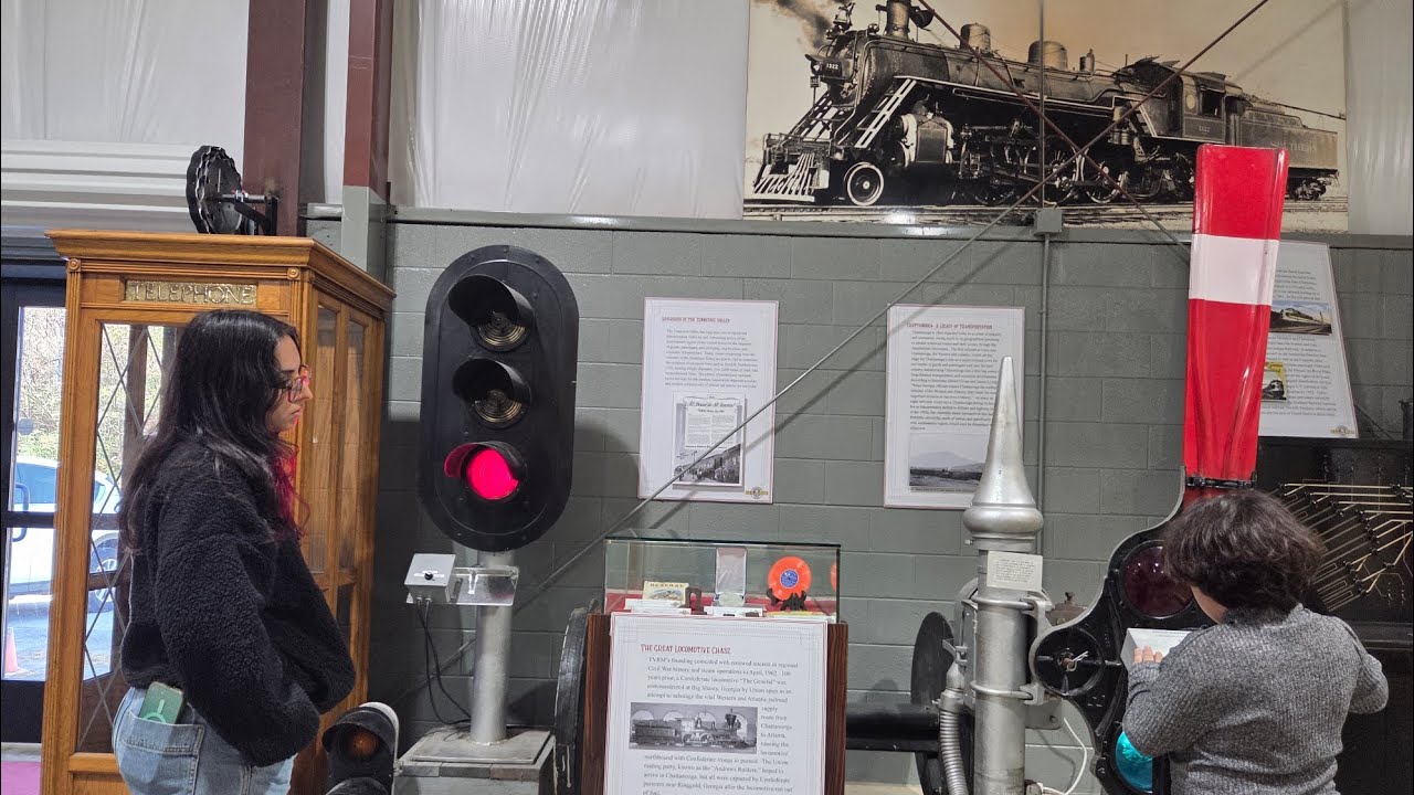 Tennessee Valley Railroad Museum, Exhibit Building 🚂 🛤🚧🛑🚦🚥🛺