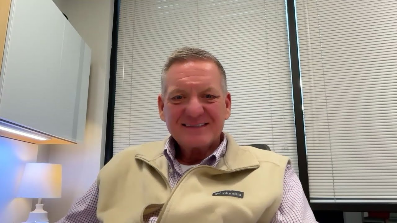 Дэн Уэддл представляет новую книгу «Обретённая мудрость: истории о преодолении трудностей и стойк...