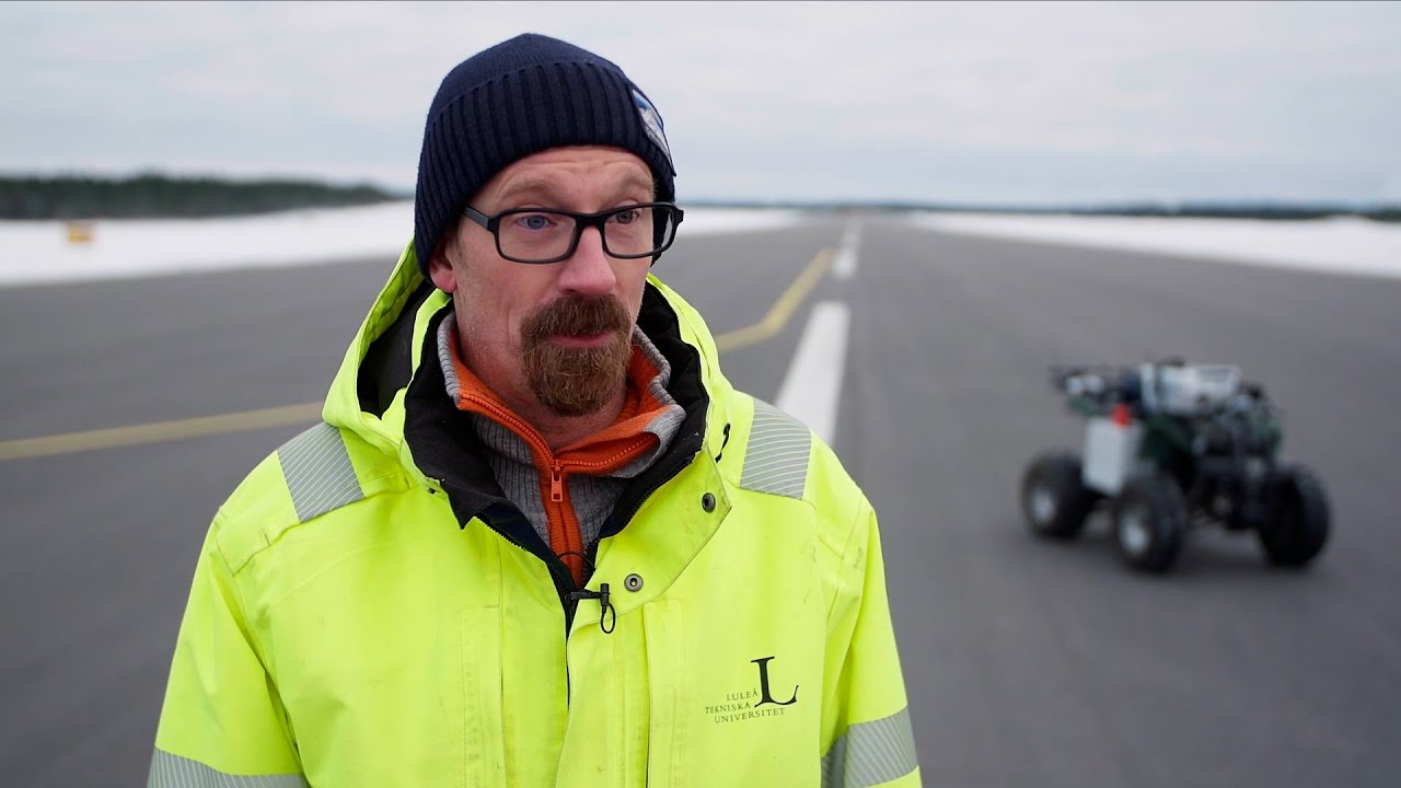 Autonomous measurement of the runway surface / Autonom mätning av landningsbanans yta