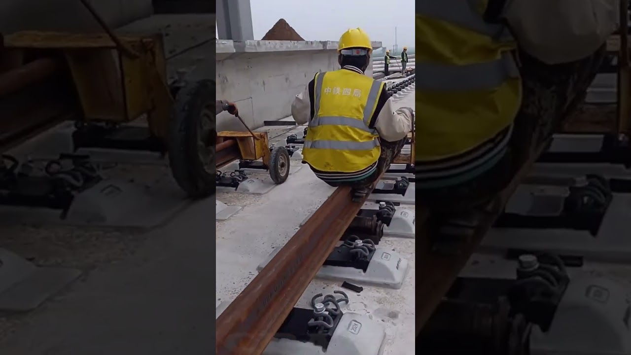 Daily Maintenance Work Process of Railway Workers
