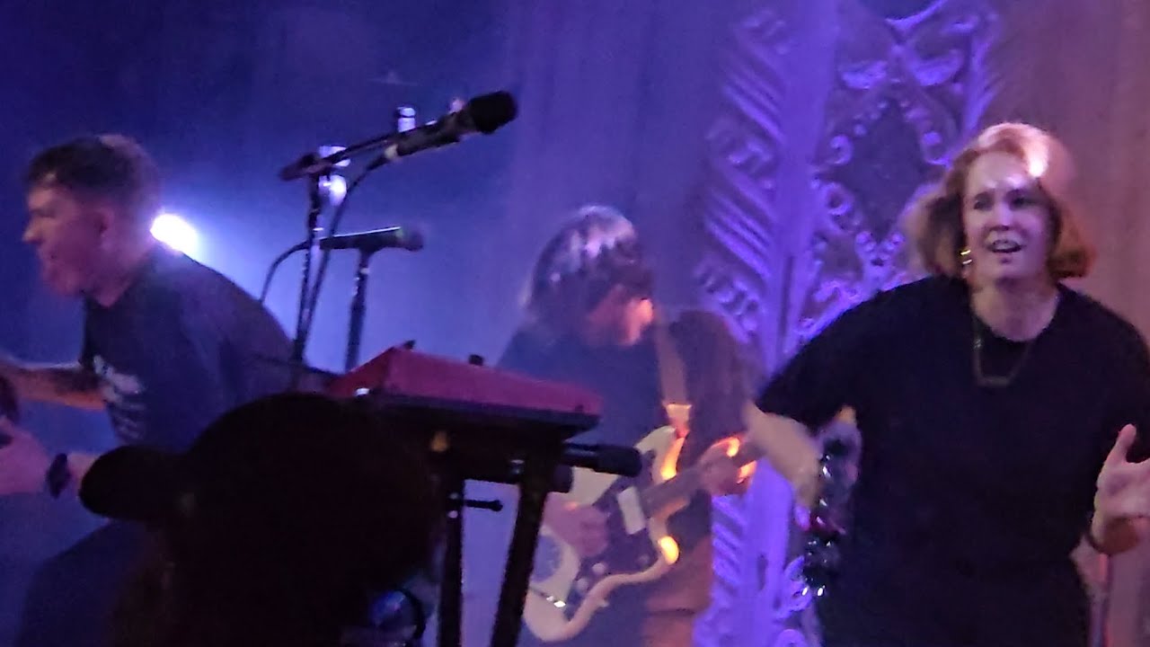 Los Campesinos! - 0898 Heartache (Live in Chicago 5/29/2025)