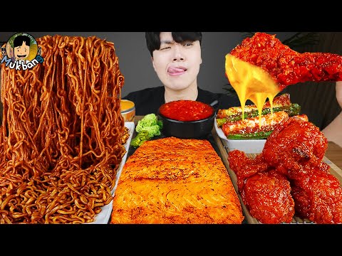 ASMR Mukbang دجاج مقلي شريحة لحم نودلز الفاصوليا السوداء الكيمتشي الطعام الكوري وصفة 