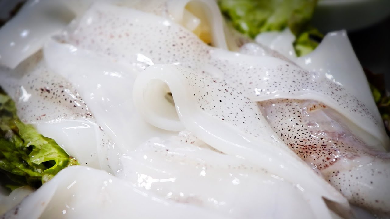 You can only taste baby octopus sashimi in Korea😚 Spicy braised fish 