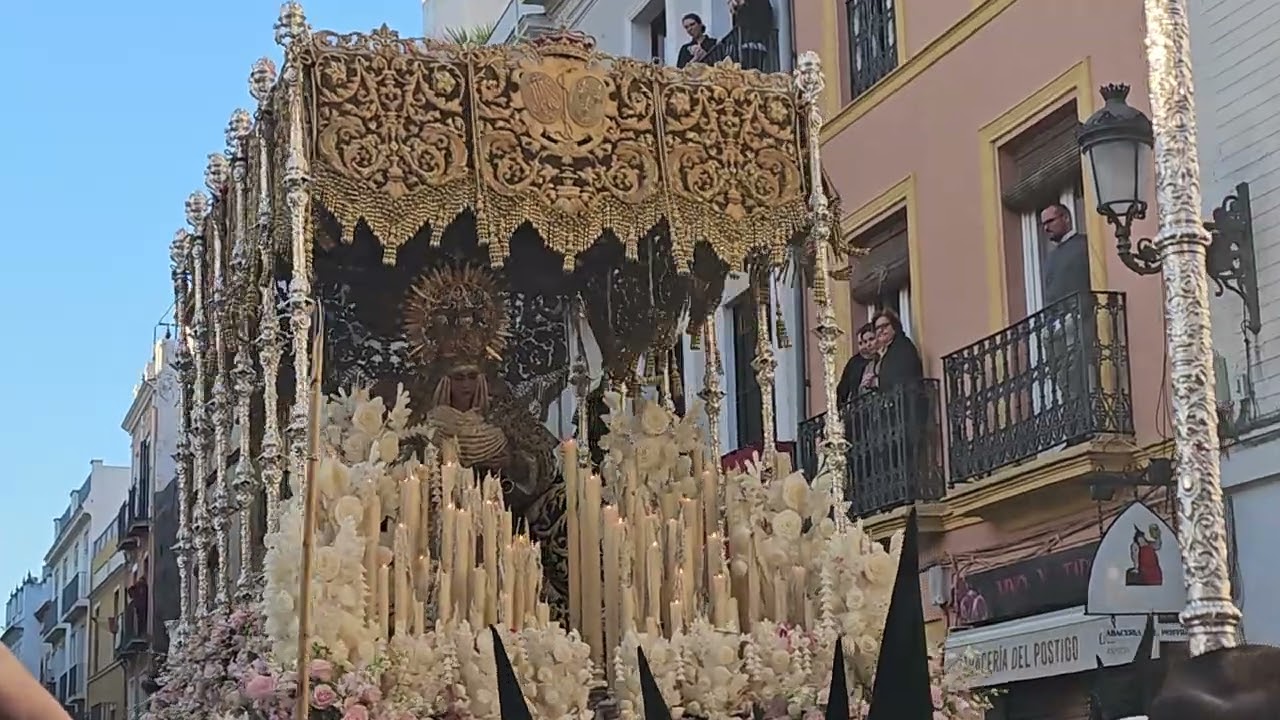 (4k)Esperanza de Triana en Arco del Postigo. 2023.