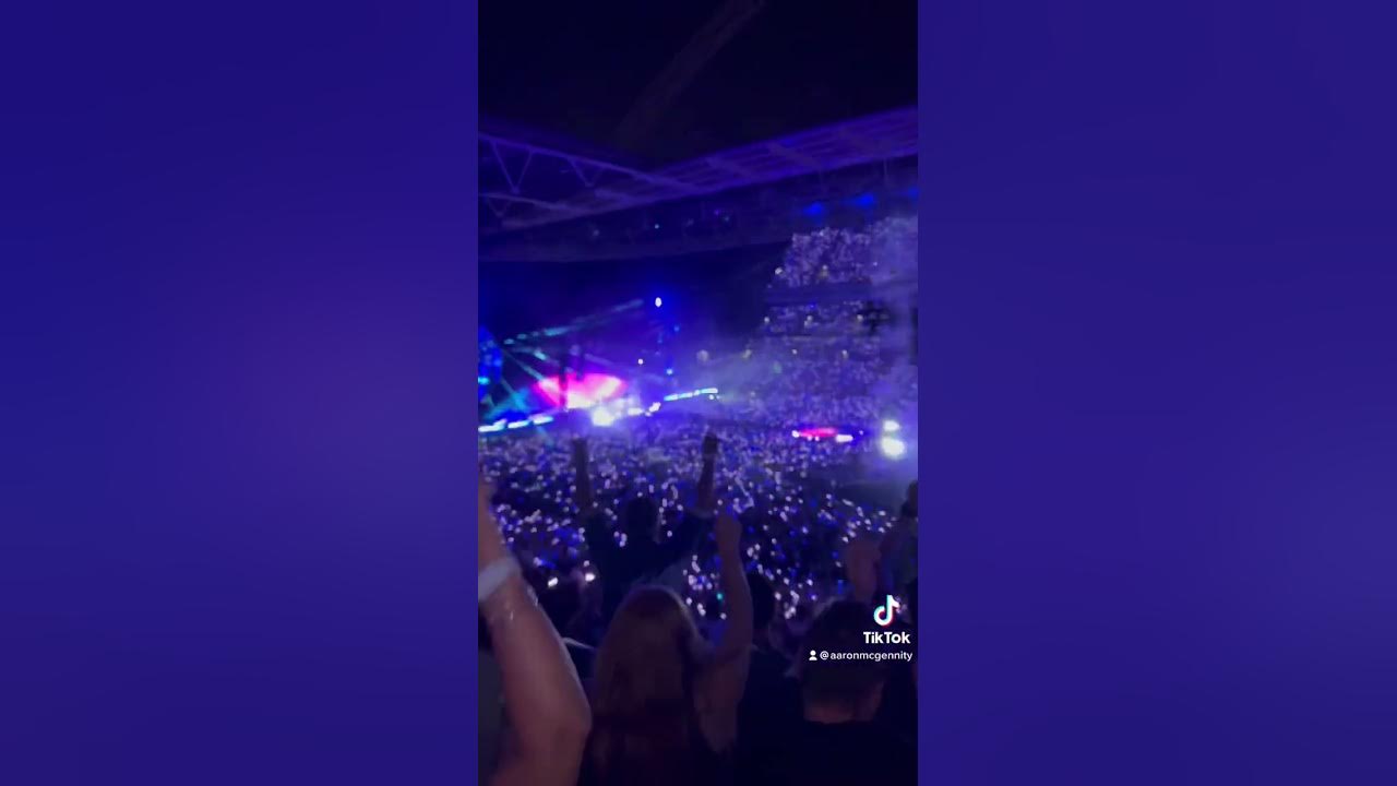 Coldplay - Sky Full Of Stars ✨#coldplay #fyp #viral #viralshorts #fypシ#shorts #trend #concert #music