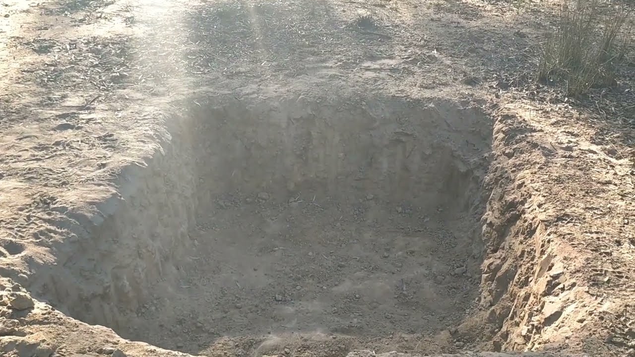 Digging my own dam by hand on the homested | Off-grid living in the Australian bush