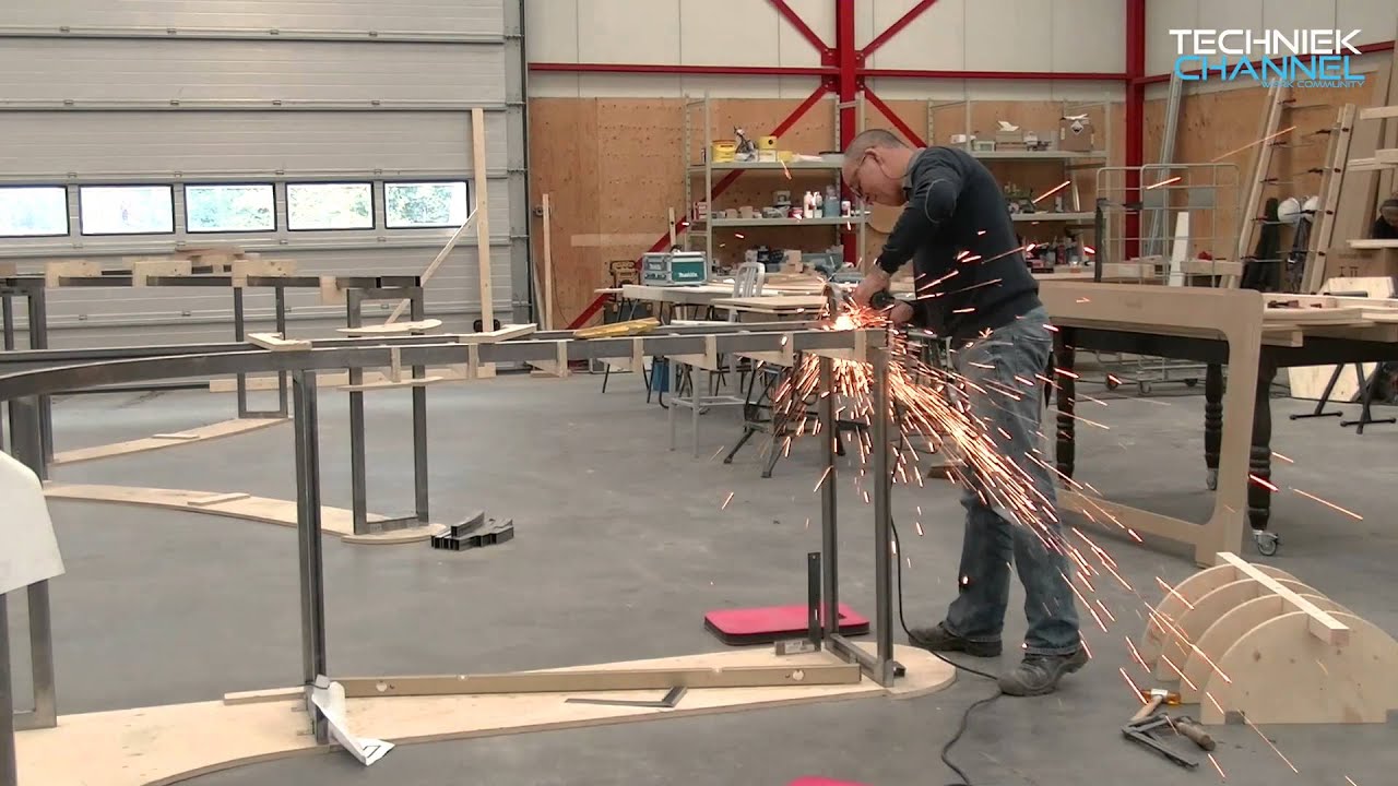 Stalen frame van de bar samengesteld